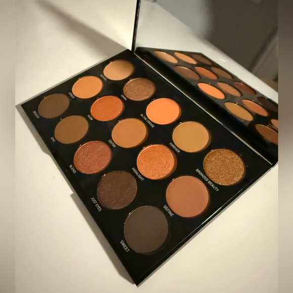 Morphe Eyeshadow Pallete - Day Slayer 15D - Picture 2 of 5